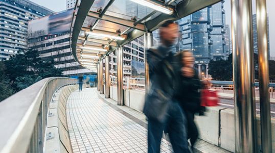 S&P 500 snaps four-week losing streak